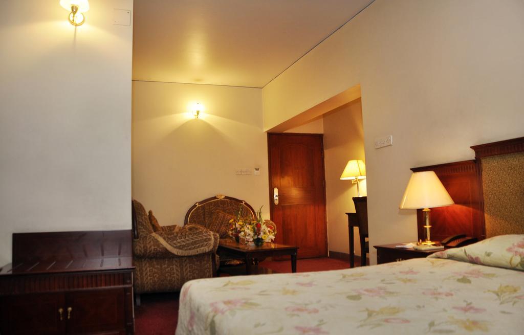 Hotel Bon Vivant Дакка Номер фото