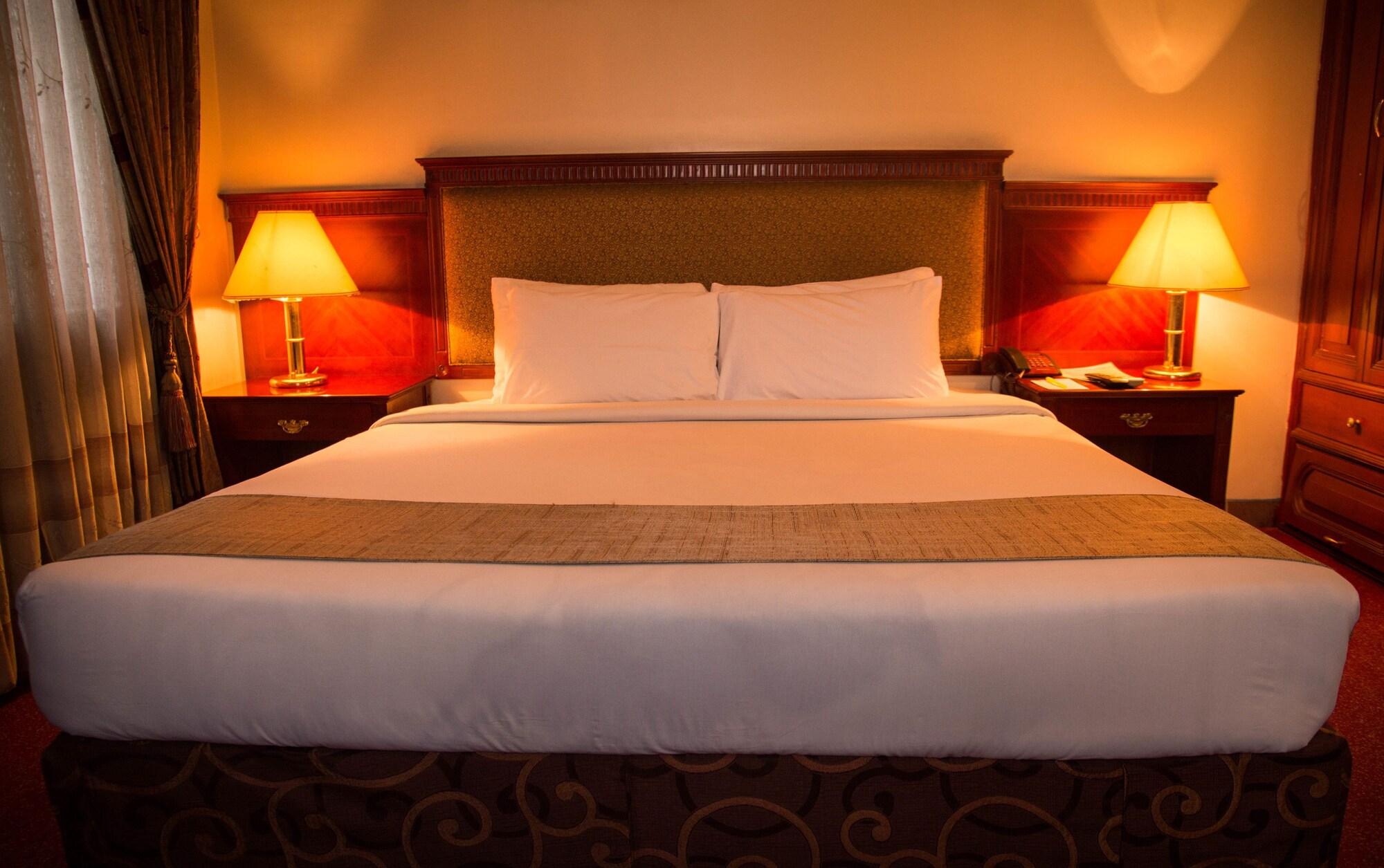 Hotel Bon Vivant Дакка Экстерьер фото